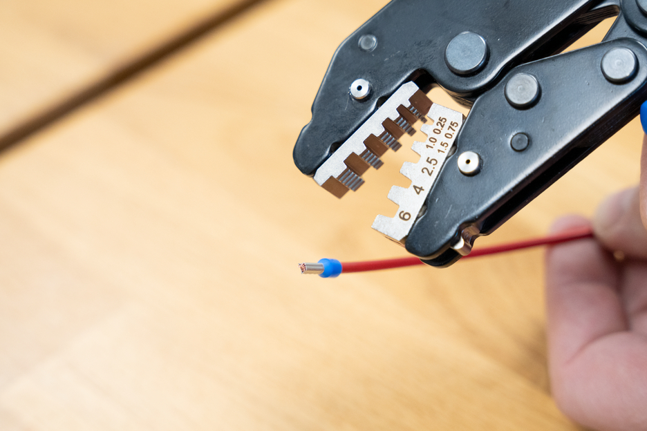 Crimping tool ERGO | for crimping MC4 connectors/insulated wire end ferrules/insulated cable lugs