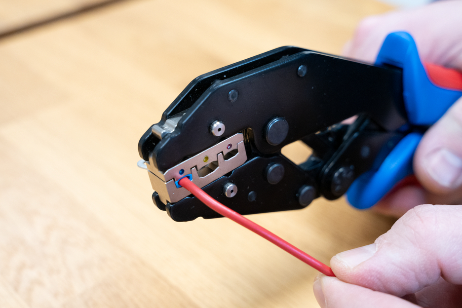 Crimping tool ERGO | for crimping MC4 connectors/insulated wire end ferrules/insulated cable lugs