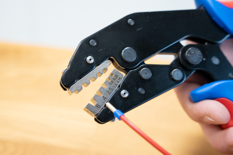 Crimping tool ERGO | for crimping MC4 connectors/insulated wire end ferrules/insulated cable lugs