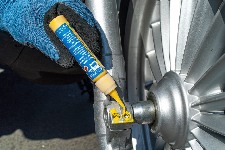 Threadlocking Varnish | sealing varnish
